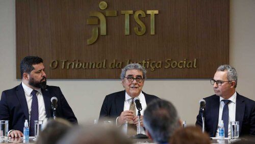 Petrobras e Correios firmam acordo com o TST para racionalizar os litígios